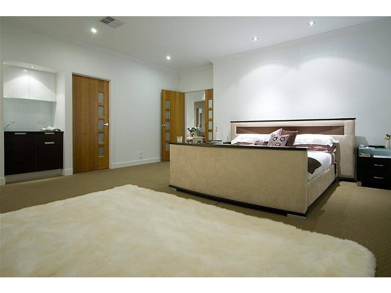 5004 Emerald Island Drive, Carrara QLD 4211