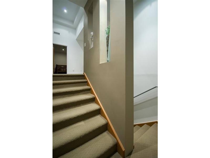 5004 Emerald Island Drive, Carrara QLD 4211