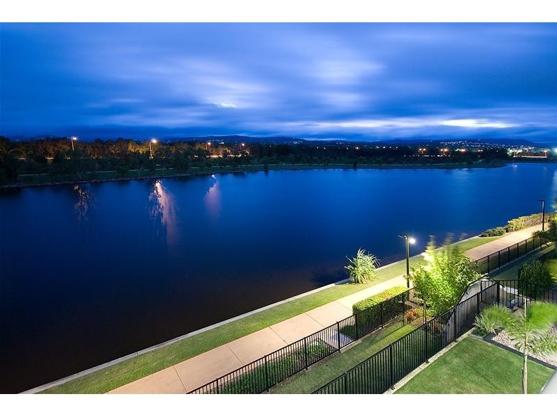 5022 Emerald Island Drive, Carrara QLD 4211