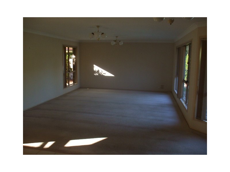 10 Cutwater Close, Clear Island Waters QLD 4226