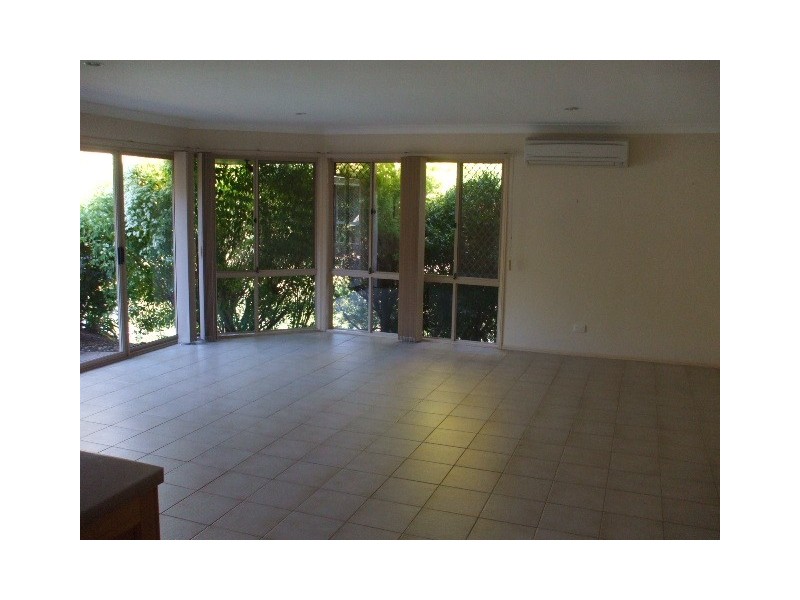 10 Cutwater Close, Clear Island Waters QLD 4226