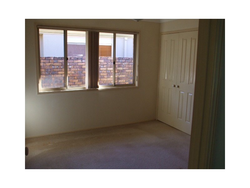 10 Cutwater Close, Clear Island Waters QLD 4226