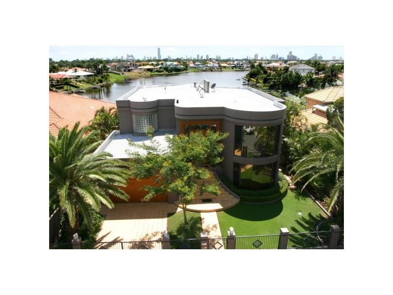 Clear Island Waters QLD 4226