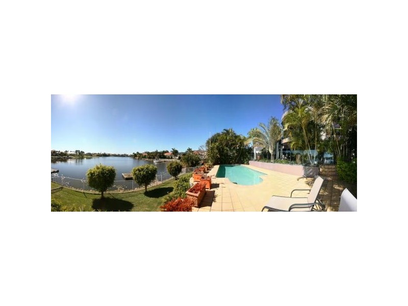 Clear Island Waters QLD 4226