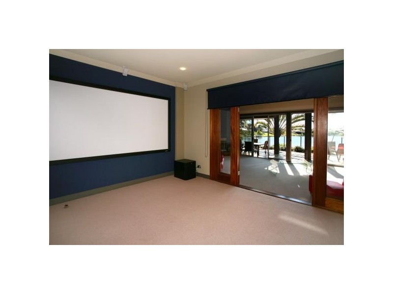 Clear Island Waters QLD 4226