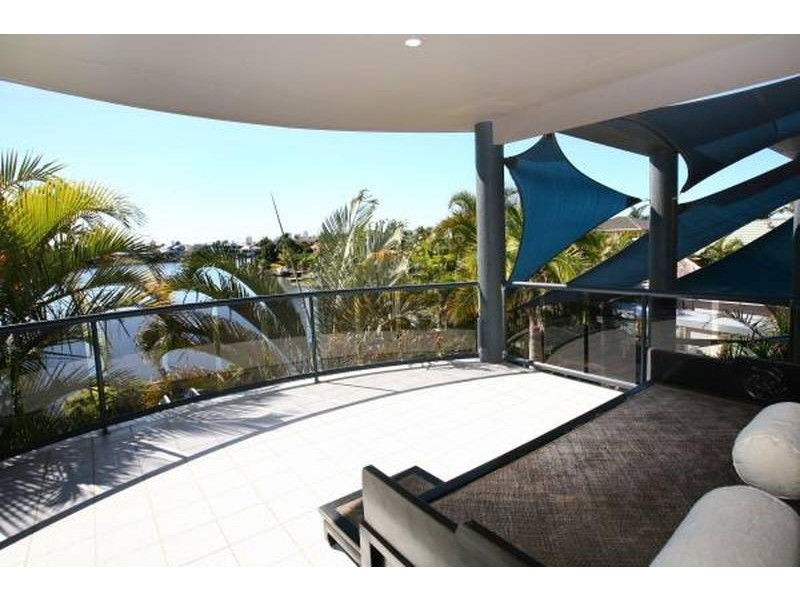 Clear Island Waters QLD 4226