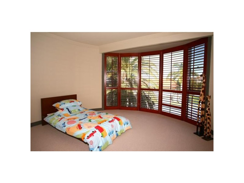 Clear Island Waters QLD 4226