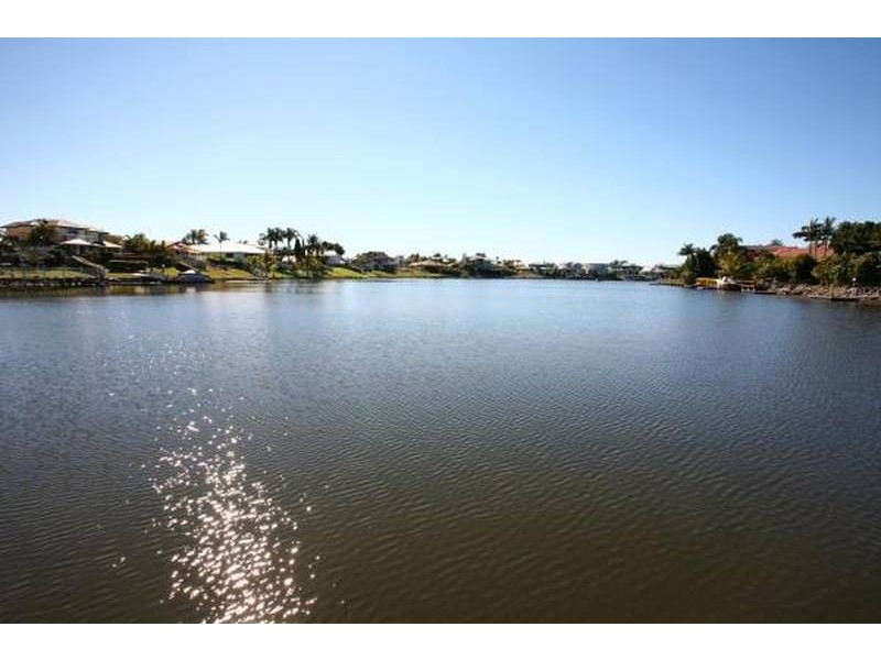 Clear Island Waters QLD 4226