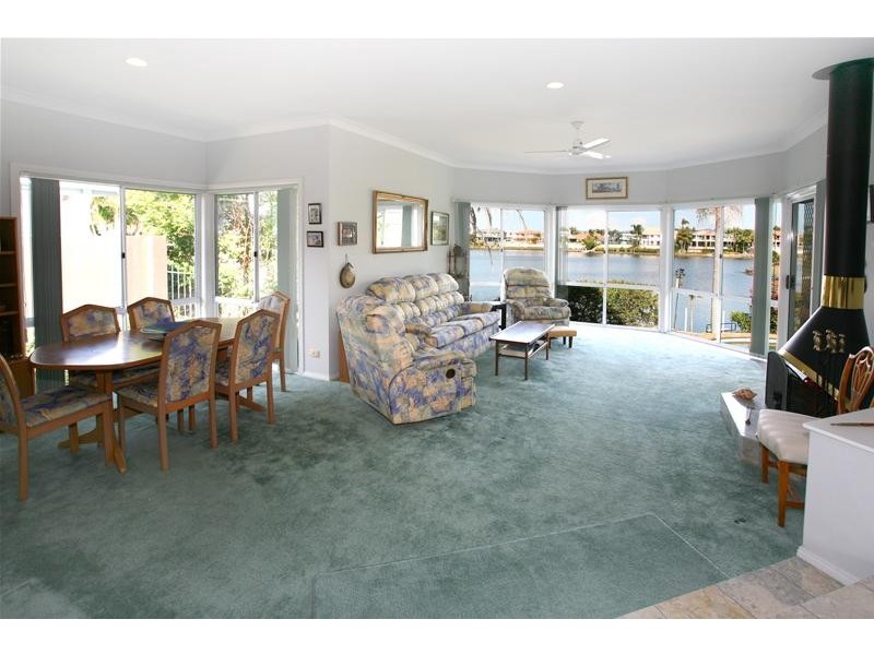 76 Santa Cruz Boulevard, Clear Island Waters QLD 4226