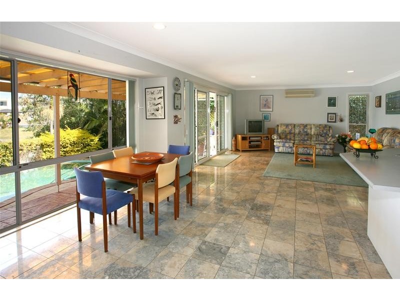 76 Santa Cruz Boulevard, Clear Island Waters QLD 4226