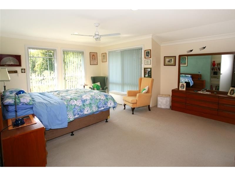 76 Santa Cruz Boulevard, Clear Island Waters QLD 4226
