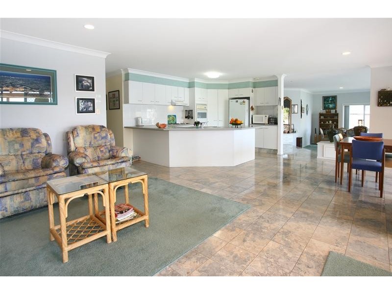 76 Santa Cruz Boulevard, Clear Island Waters QLD 4226