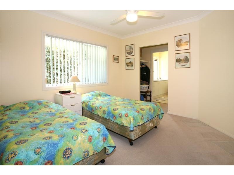 76 Santa Cruz Boulevard, Clear Island Waters QLD 4226