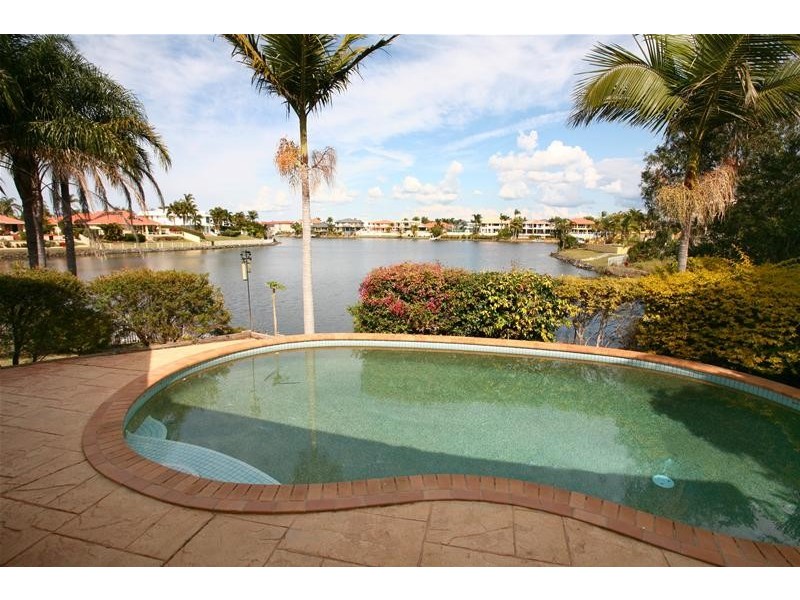 76 Santa Cruz Boulevard, Clear Island Waters QLD 4226