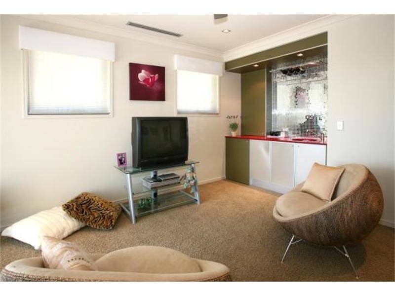 3000 The Boulevard, Carrara QLD 4211