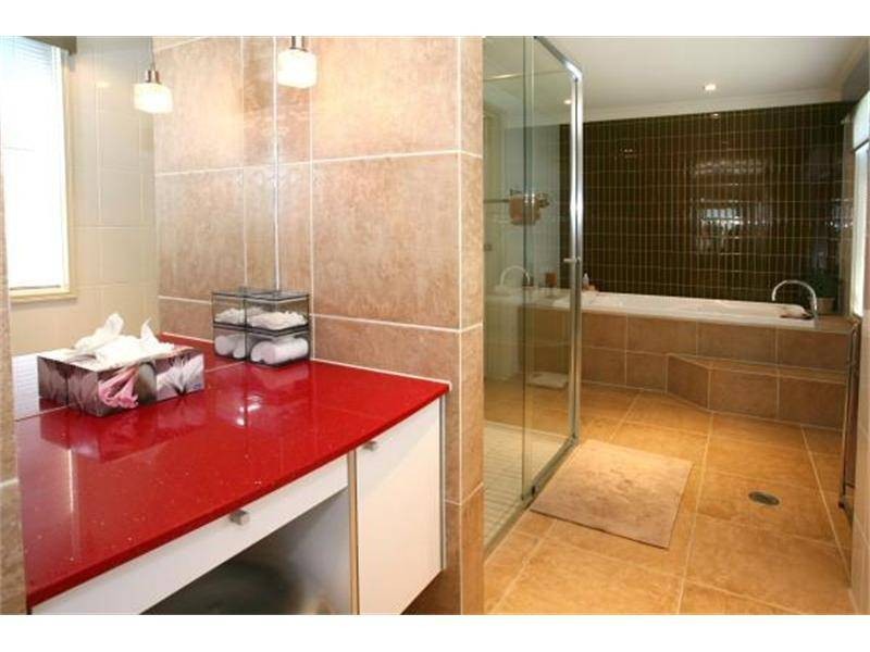 3000 The Boulevard, Carrara QLD 4211