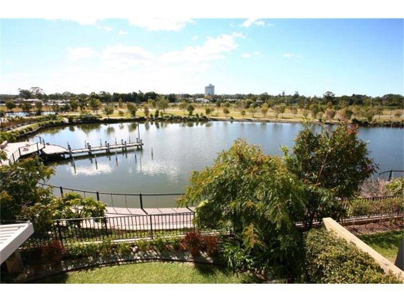 3000 The Boulevard, Carrara QLD 4211