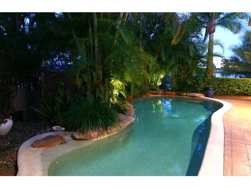 Clear Island Waters QLD 4226