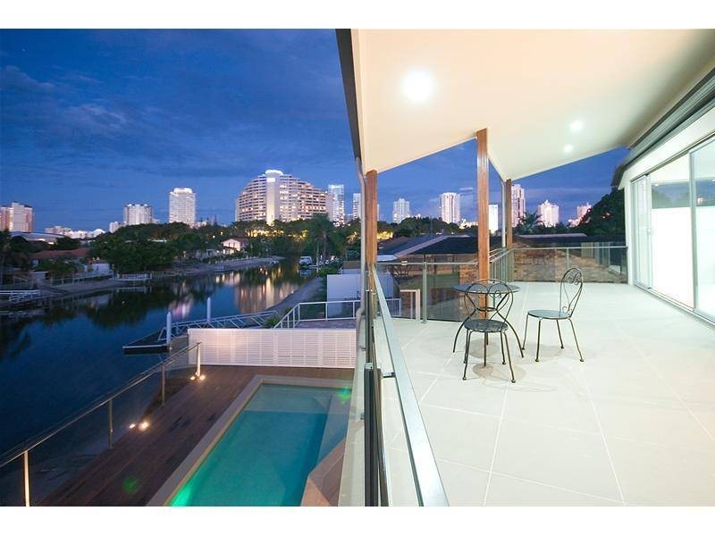 4 Rebecca Court, Broadbeach Waters QLD 4218
