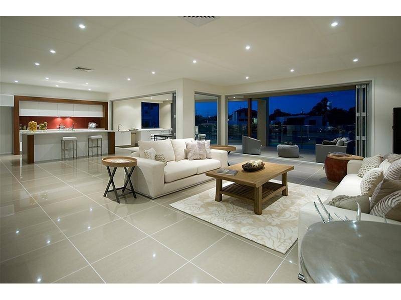 4 Rebecca Court, Broadbeach Waters QLD 4218