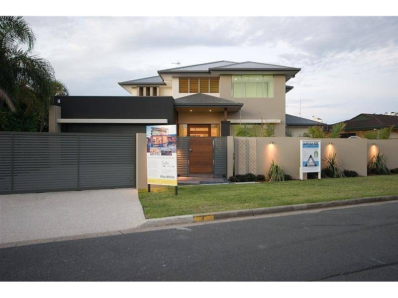 4 Rebecca Court, Broadbeach Waters QLD 4218