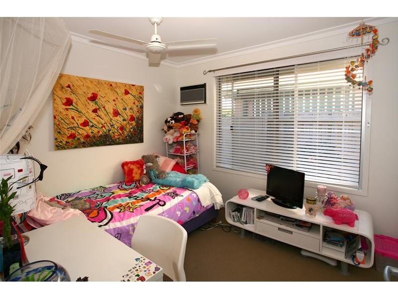 8 Park Avenue, Broadbeach Waters QLD 4218