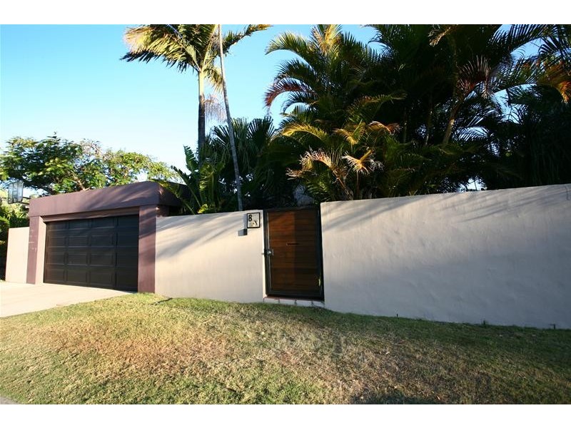 8 Park Avenue, Broadbeach Waters QLD 4218