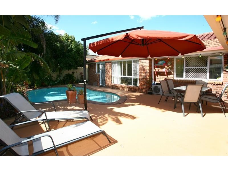 23 Darnay Road, Broadbeach Waters QLD 4218