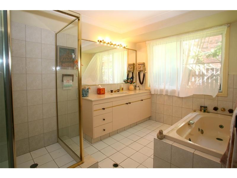 23 Darnay Road, Broadbeach Waters QLD 4218