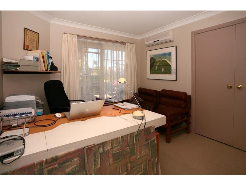 23 Darnay Road, Broadbeach Waters QLD 4218