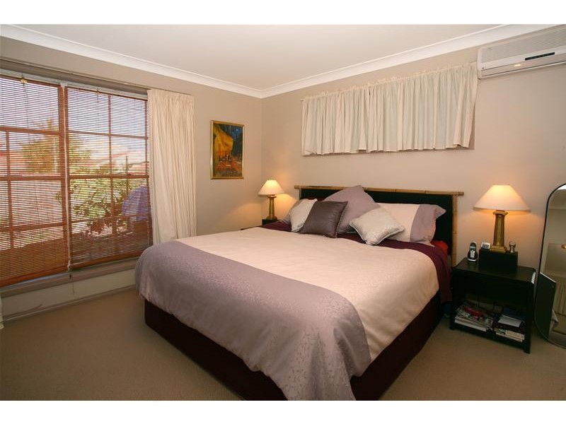 23 Darnay Road, Broadbeach Waters QLD 4218