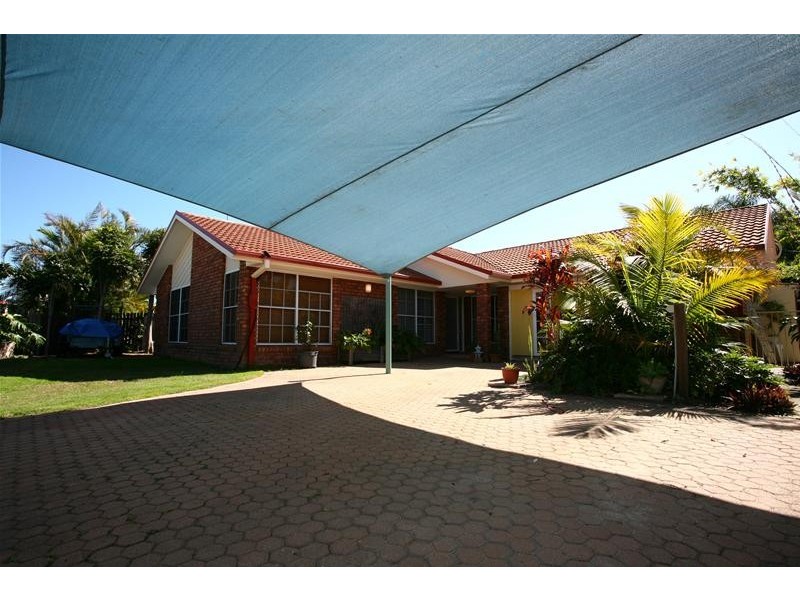 23 Darnay Road, Broadbeach Waters QLD 4218
