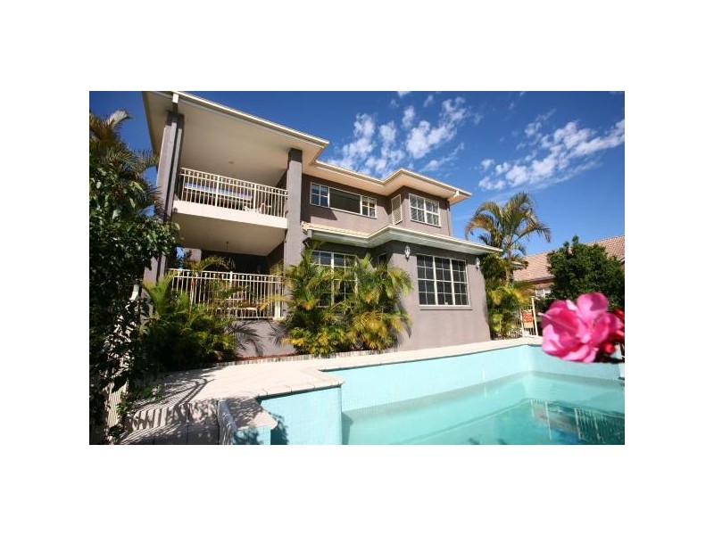 52 Martingale Circuit, Clear Island Waters QLD 4226