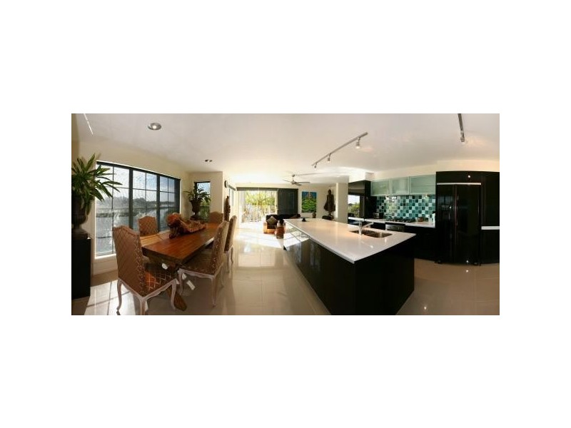 52 Martingale Circuit, Clear Island Waters QLD 4226