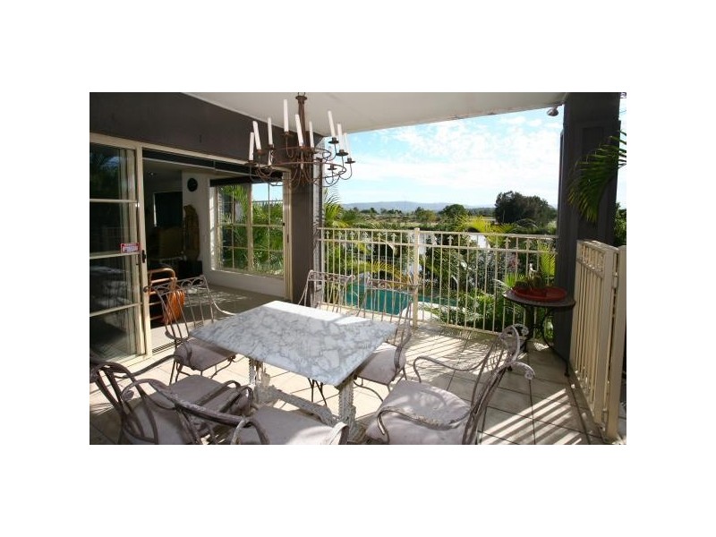 52 Martingale Circuit, Clear Island Waters QLD 4226