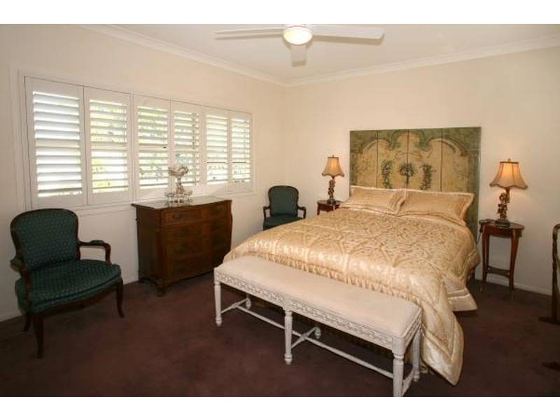 52 Martingale Circuit, Clear Island Waters QLD 4226