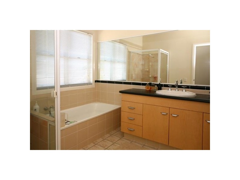 52 Martingale Circuit, Clear Island Waters QLD 4226