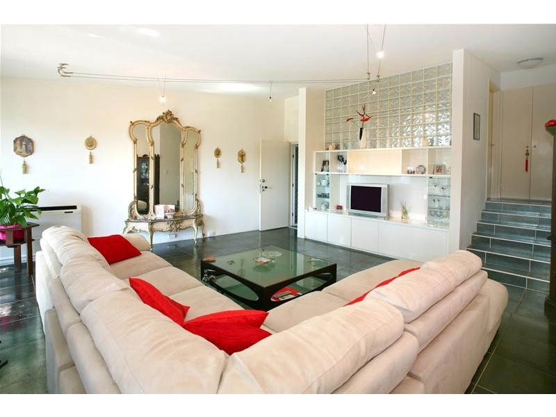 12/26 Holland Court, Broadbeach Waters QLD 4218