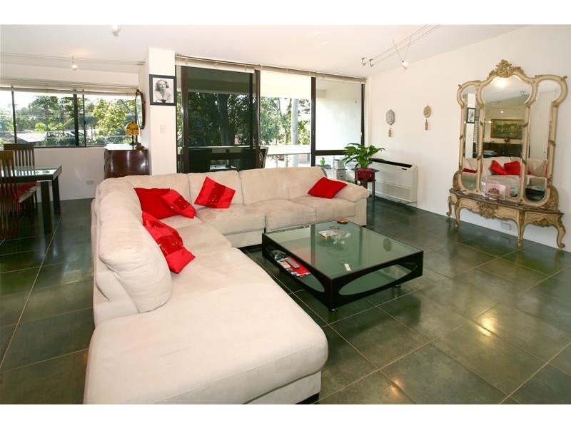 12/26 Holland Court, Broadbeach Waters QLD 4218