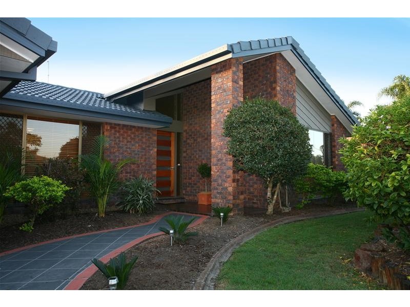 10 Long Island Court, Mermaid Waters QLD 4218