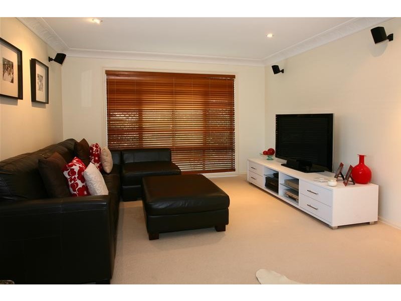 10 Long Island Court, Mermaid Waters QLD 4218