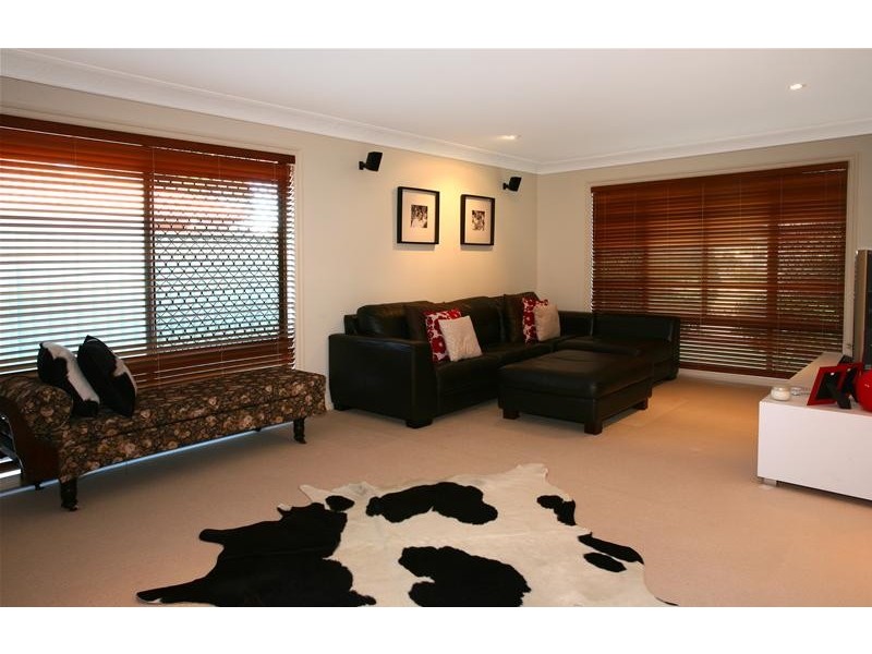 10 Long Island Court, Mermaid Waters QLD 4218