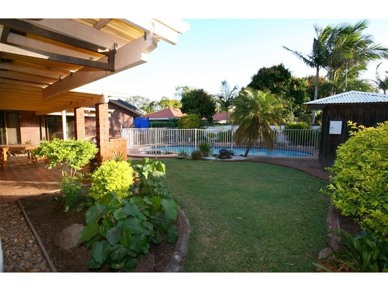 10 Long Island Court, Mermaid Waters QLD 4218