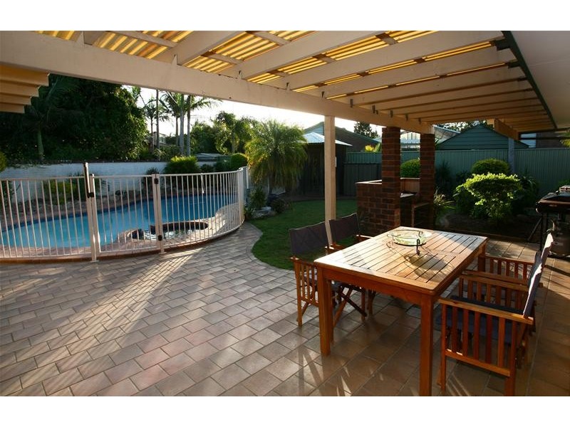 10 Long Island Court, Mermaid Waters QLD 4218