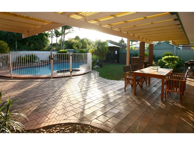 10 Long Island Court, Mermaid Waters QLD 4218