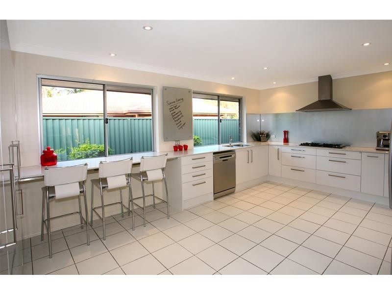 10 Long Island Court, Mermaid Waters QLD 4218