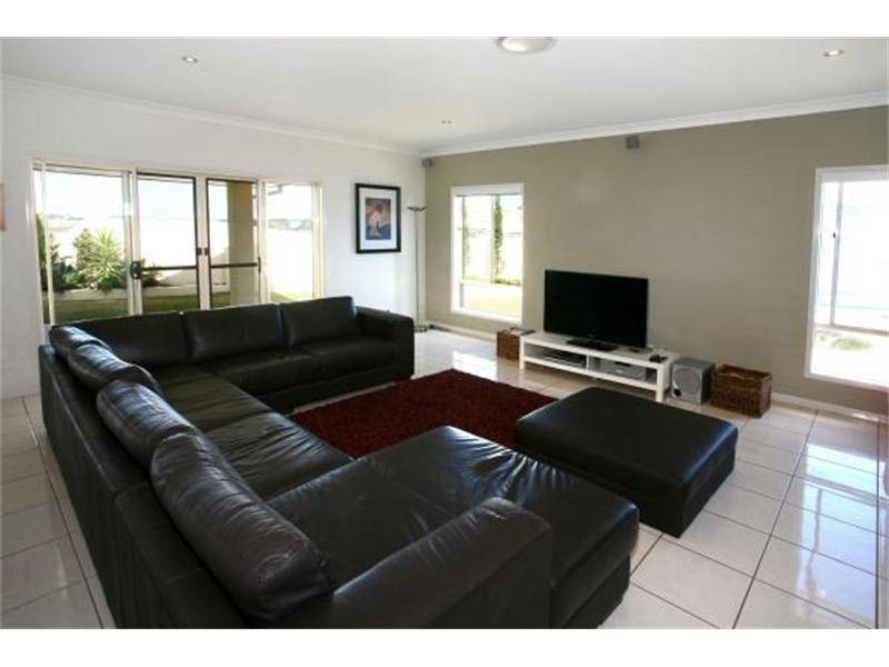 19 Heights Drive, Robina QLD 4226