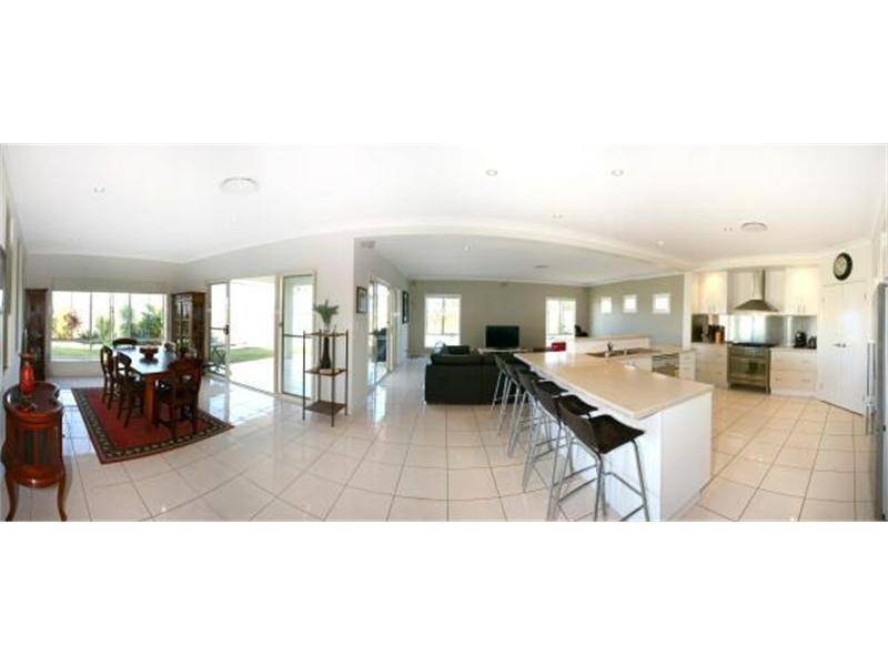 19 Heights Drive, Robina QLD 4226