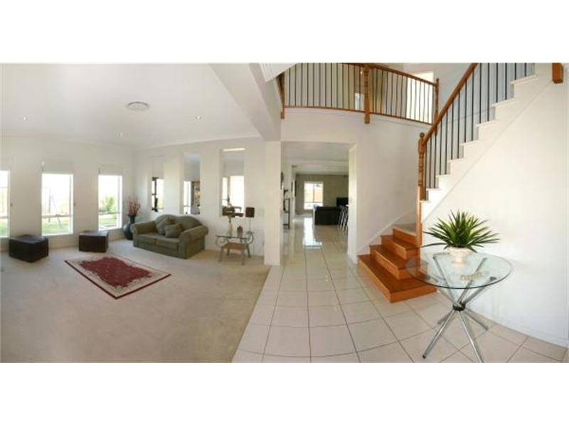 19 Heights Drive, Robina QLD 4226