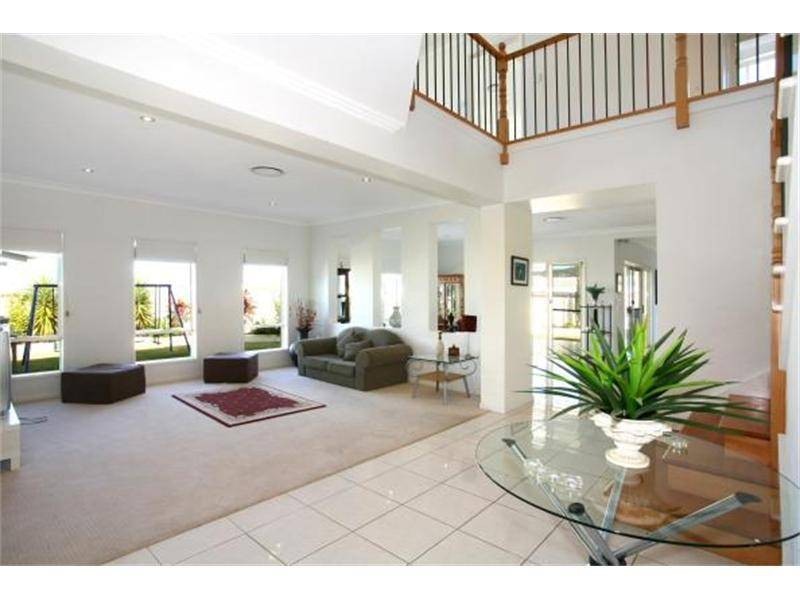 19 Heights Drive, Robina QLD 4226